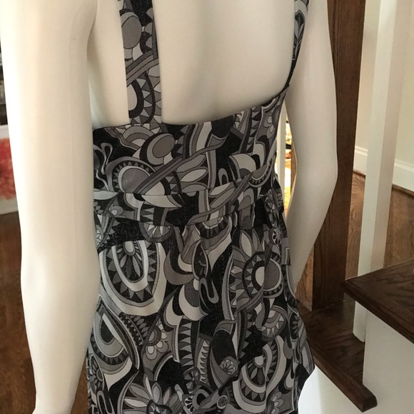 Cute flowing top! - Picture 3 of 3